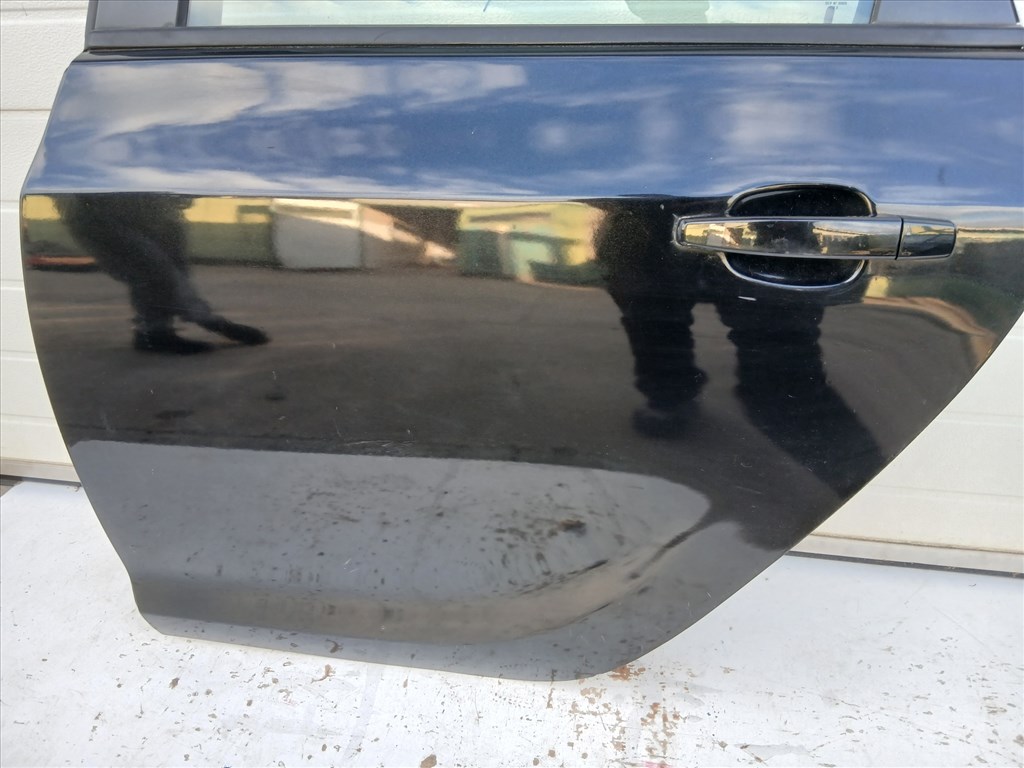 14396 Opel Astra J 2009-2015 Bal hátsó Ajtó Fekete Z22c 5 ajtós 4. kép