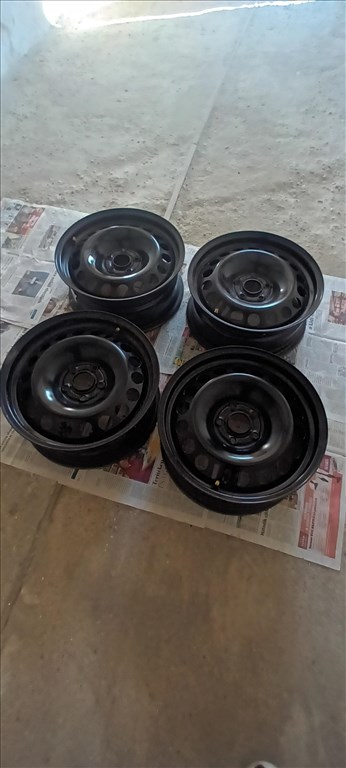  5x105 lyukosztású 16JJ 16" újszerű Gyári lemezfelni 3. kép