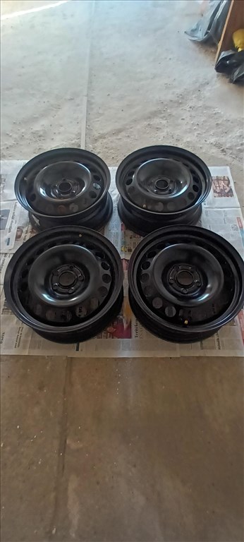  5x105 lyukosztású 16JJ 16" újszerű Gyári lemezfelni 4. kép