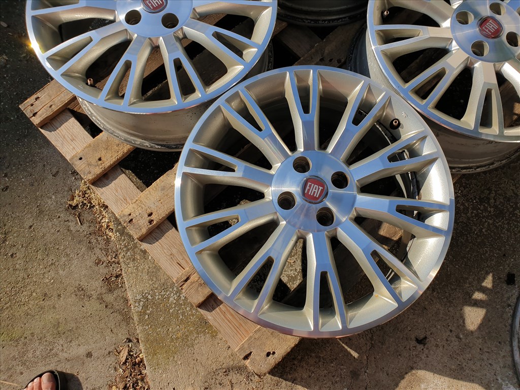 17" 4x100 Fiat Grande Punto 4. kép