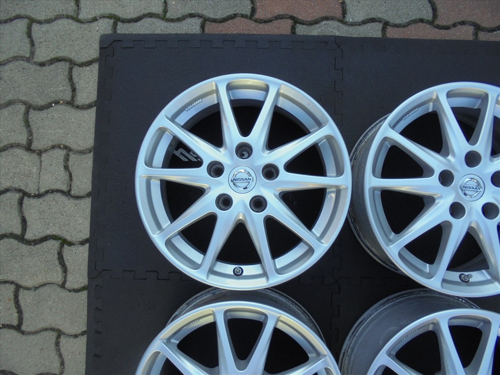 16-os 5 x 114.3-as Nissan gyári szenzoros alufelni eladó 2. kép