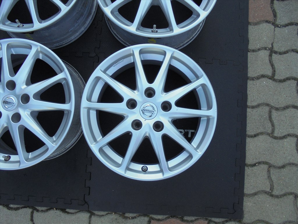 16-os 5 x 114.3-as Nissan gyári szenzoros alufelni eladó 5. kép