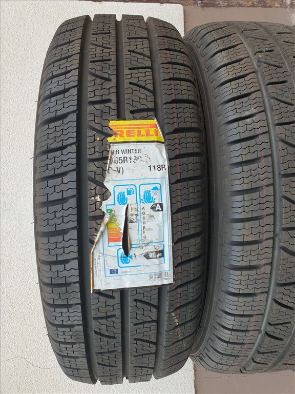  235/65 16C Pirelli Carrier Winter 3. kép