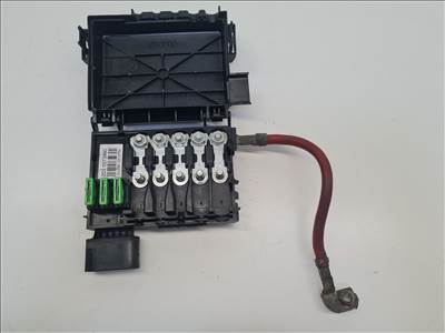 Volkswagen Golf IV, Volkswagen Bora 1.4 16V biztosíték (25385) 1j0937550ab