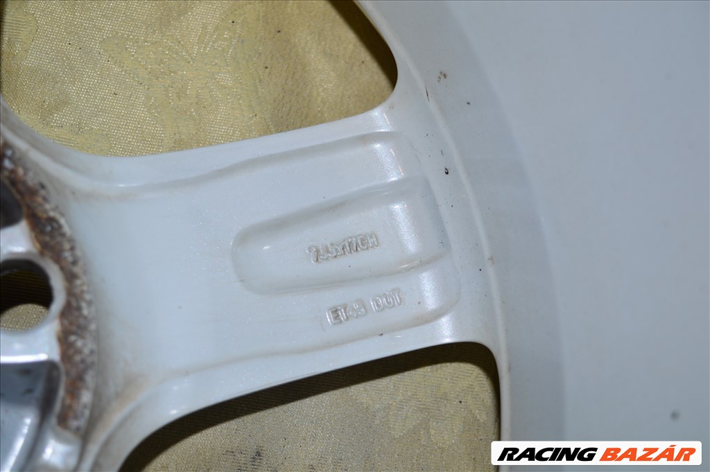  5x114.3 lyukosztású 17" alufelni,  215/60 újszerű Falken téli gumi  10. kép