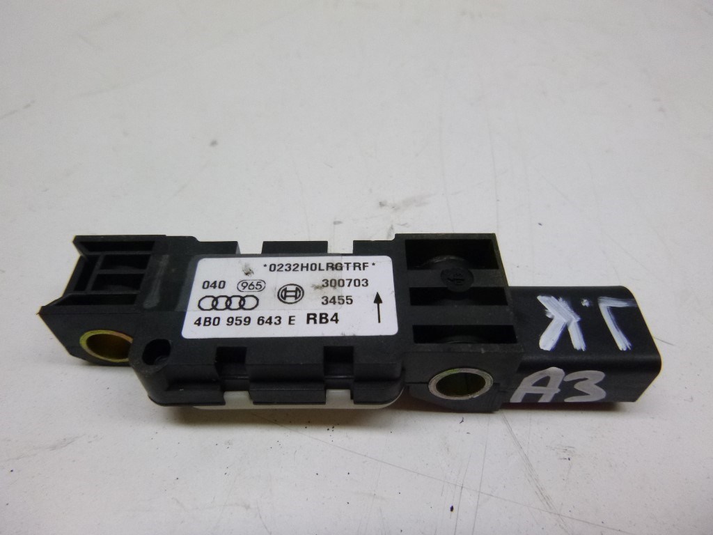 Audi A3 jobb elsõ légzsák oldalütés érzékelõ 4B0959643E 1. kép