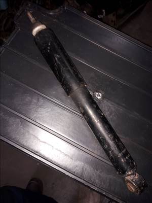 Opel Campo Első Lengéscsillapító