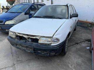 OPEL ASTRA F Ferdehátú (53, 54, 58, 59) Bal első Dobbetét (Kerékjárati, Műanyag)