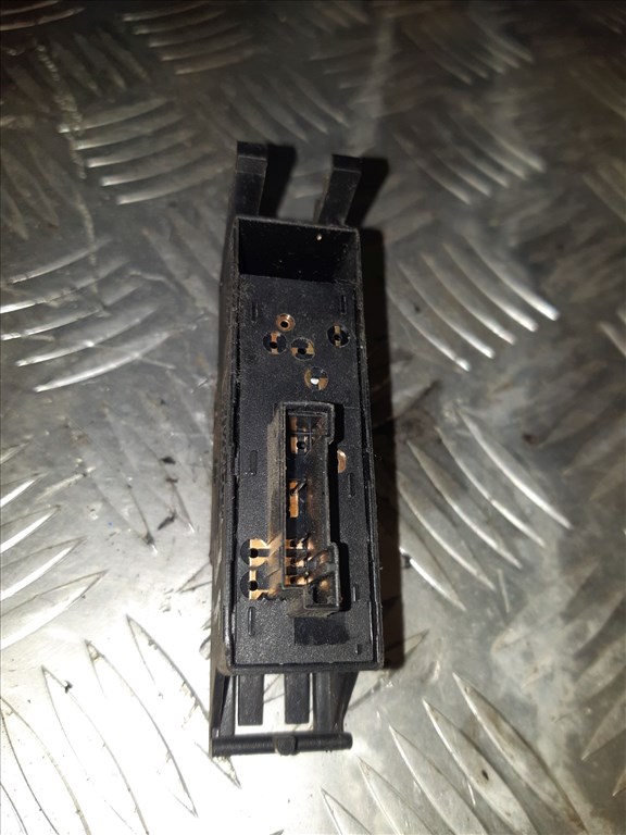 BMW 320D E46 Jobb Elsõ Ablakemelõ Kapcsoló 6 902 176 2. kép