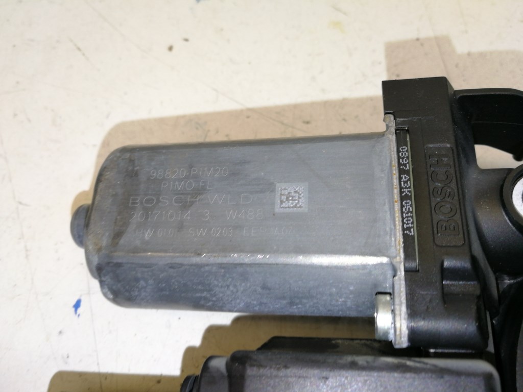 Opel crossland X bal elsõ ablakemelõ motor 1137328865 0130844075 3. kép