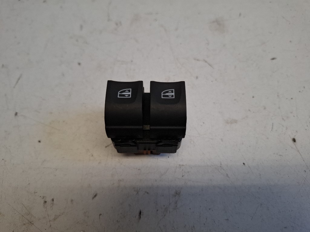 Renault Zoe bal elsõ ablakemelõ kapcsoló 254113300R 1. kép
