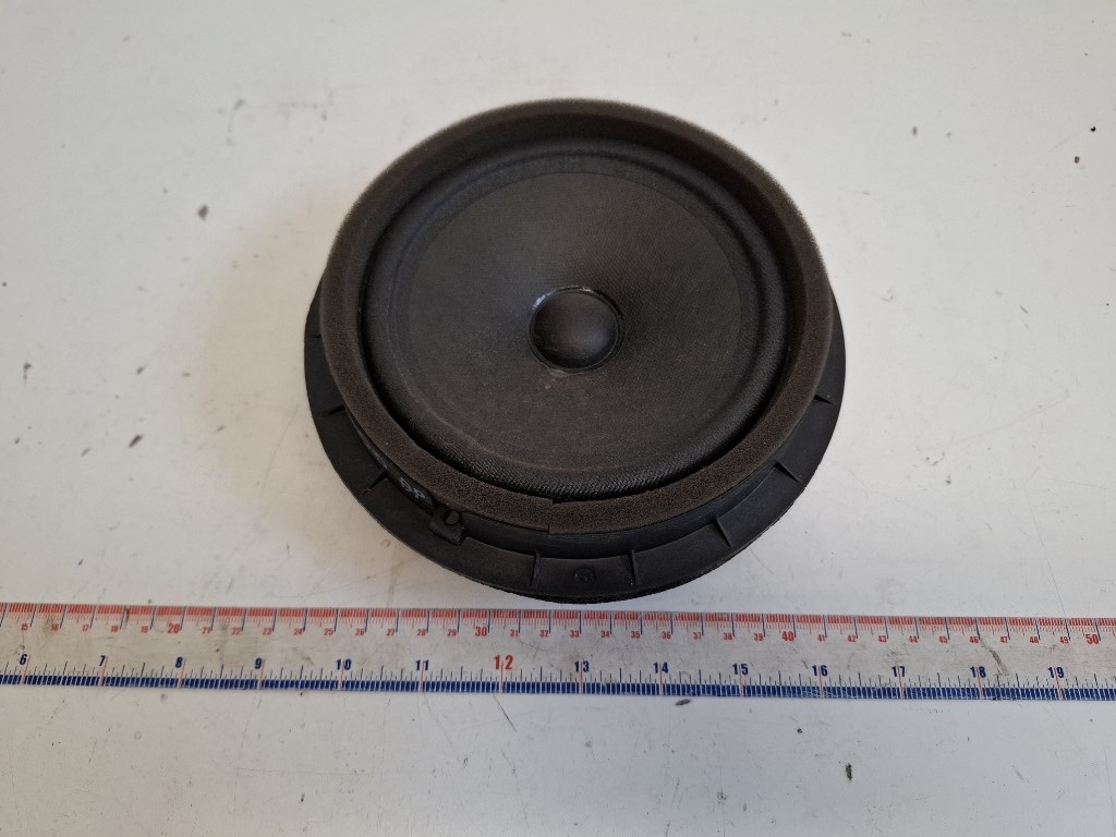 Suzuki SX4 S-Cross bal elsõ hangszóró 3910268L01 1. kép