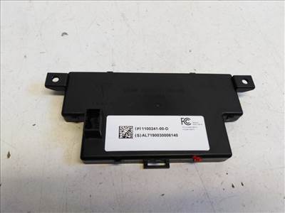Tesla Model 3  központizár vezérlő 110024100D