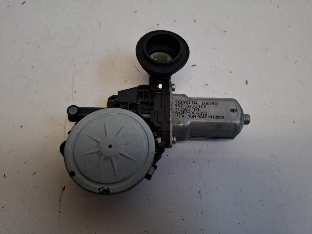 Toyota Yaris (XP130) bal hátsó ablakemelõ motor 857100D100 AV2621002330 1. kép