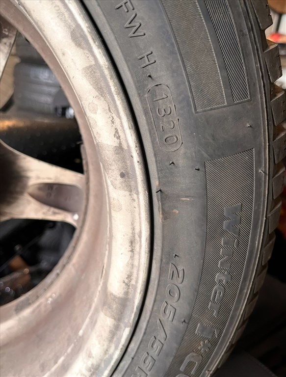  5x108 lyukosztású 16" használt Enzo alufelni, rajta 205/55 használt Hankook téli gumi gumi  5. kép