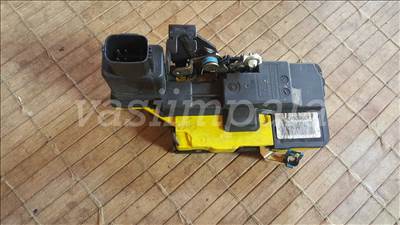 Volvo 30663048 S60 S80 V70 XC70 XC90 bal hátsó ajt