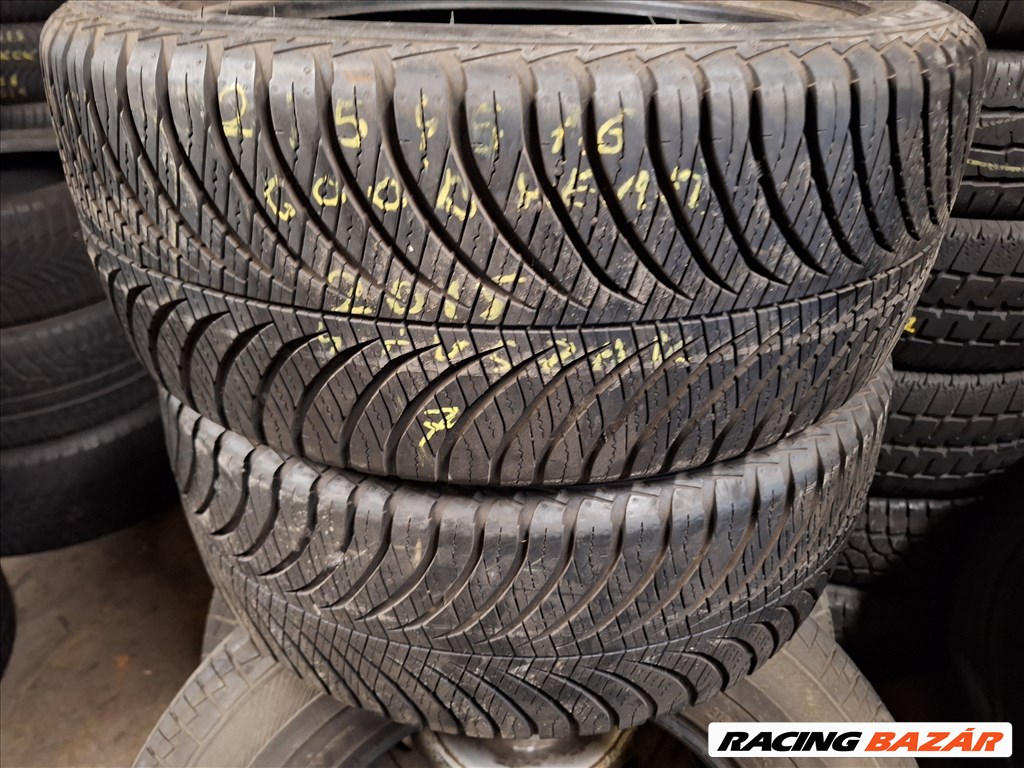  215/45/16"  Goodyear négyévszakos gumi  2. kép