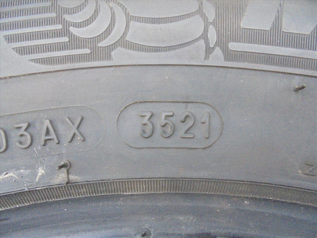 Michelin 195/60 R 16-os szinte új téli gumi eladó 5. kép