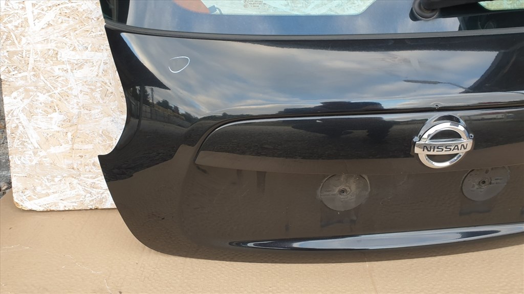 512315 Nissan Juke 2013, Csomagtérajtó, Komletten, Fekete. 5. kép