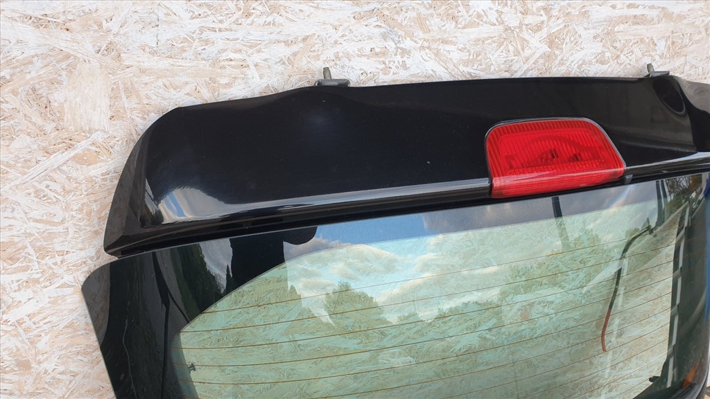 512315 Nissan Juke 2013, Csomagtérajtó, Komletten, Fekete. 6. kép