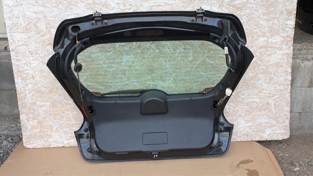 512315 Nissan Juke 2013, Csomagtérajtó, Komletten, Fekete. 10. kép