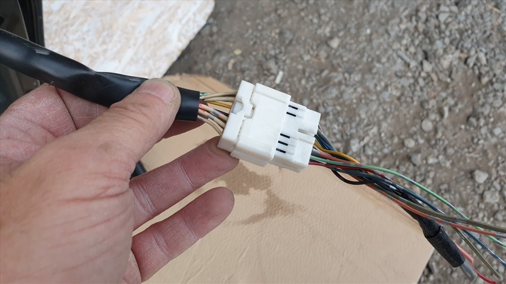 512315 Nissan Juke 2013, Csomagtérajtó, Komletten, Fekete. 16. kép