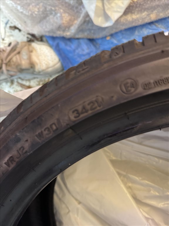  225/40 19" használt Bridgestone téli gumik 4db 3. kép