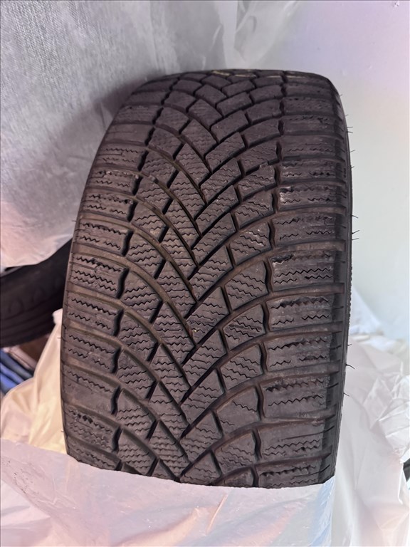  225/40 19" használt Bridgestone téli gumik 4db 4. kép