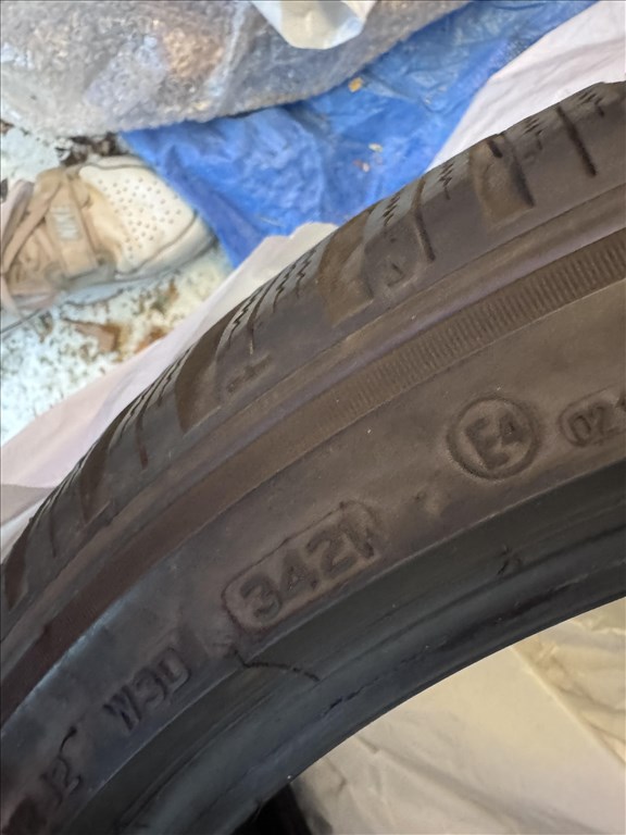  225/40 19" használt Bridgestone téli gumik 4db 7. kép