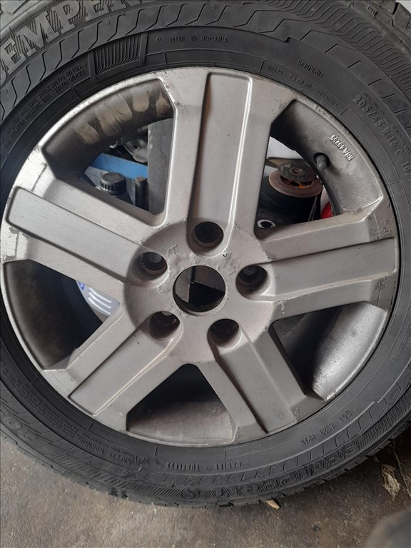  5x118 lyukosztású 16" használt alufelni, rajta 205/65 újszerű Semperit teherautó gumi gumi  4. kép