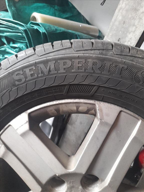 5x118 lyukosztású 16" használt alufelni, rajta 205/65 újszerű Semperit teherautó gumi gumi  5. kép