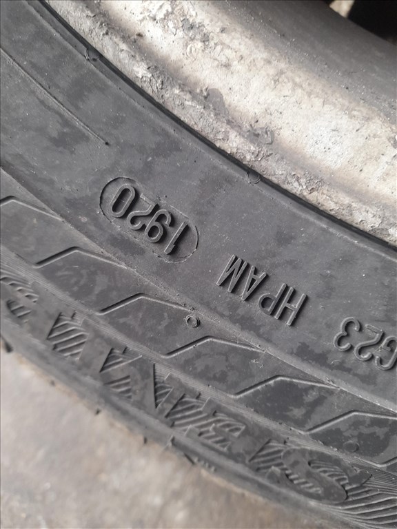  5x118 lyukosztású 16" használt alufelni, rajta 205/65 újszerű Semperit teherautó gumi gumi  7. kép