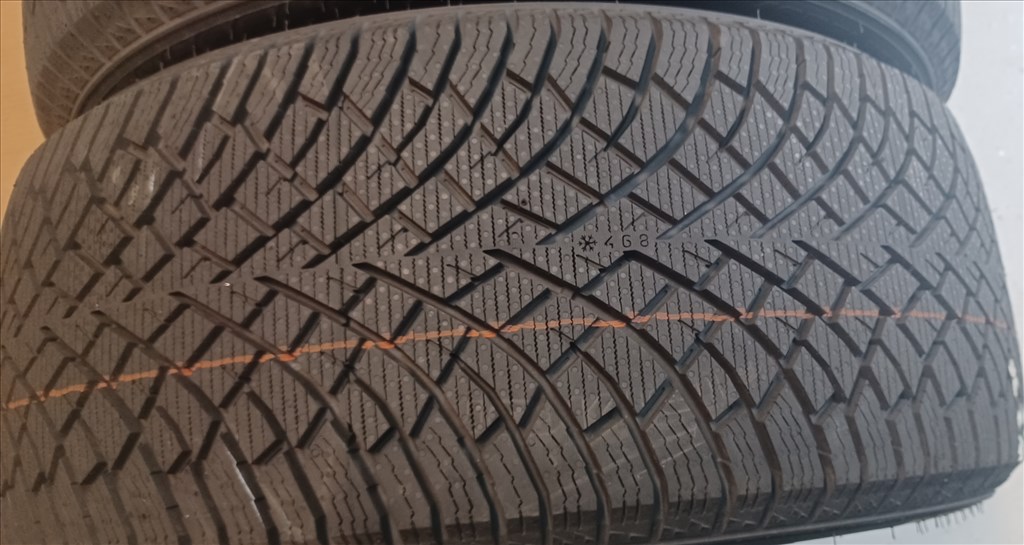 Új! Nokian Hakkapeliitta R5 245/45 R18 téli gumik 4db 1. kép