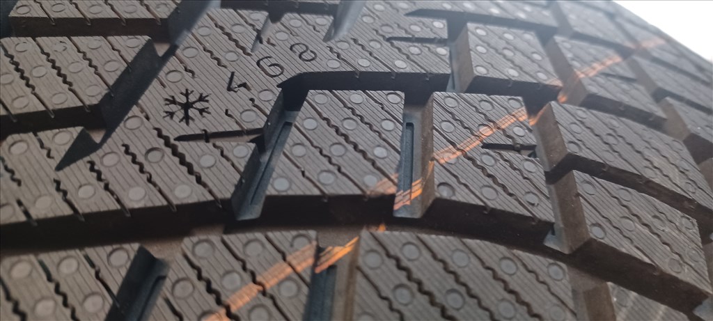 Új! Nokian Hakkapeliitta R5 245/45 R18 téli gumik 4db 2. kép