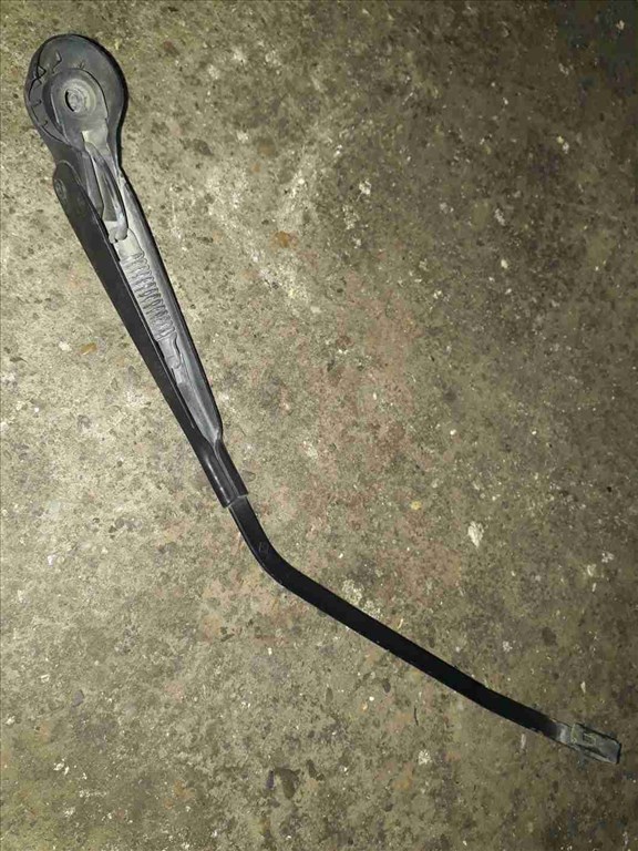 Opel Astra F Hátsó Ablaktörlõ Kar 90341918 2. kép