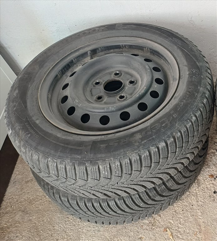  5x114.3 lyukosztású 15" használt lemezfelni, rajta 195/65 használt téli gumi gumi  1. kép