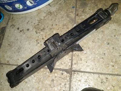 Suzuki Vitara Emelő