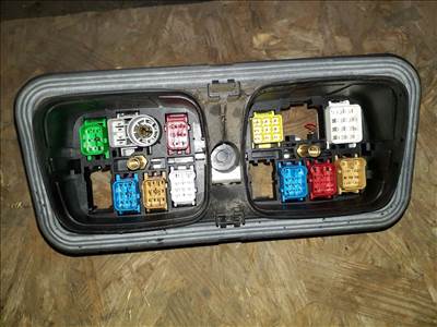 Seat Cordoba 02-08 Biztosítéktábla / Relé Tábla Burkolat 6Q0 937 403 B