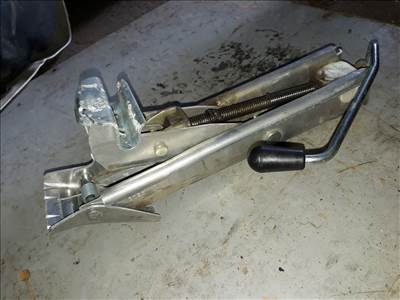 Volkswagen Polo 9N Emelő