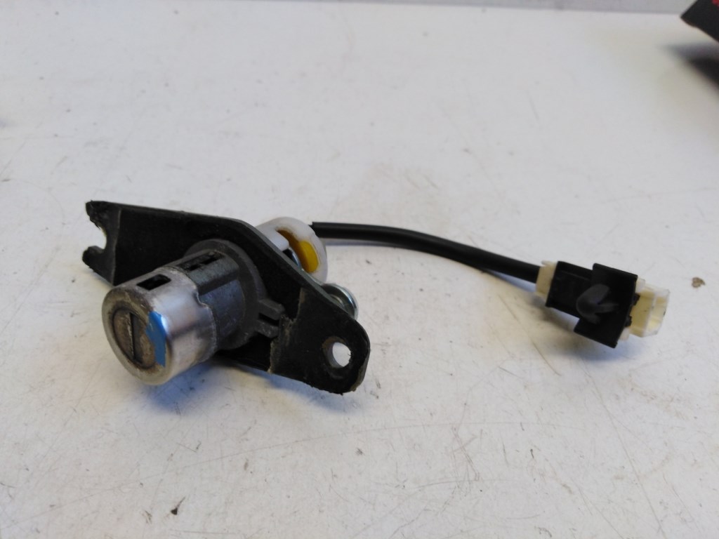 Chevrolet Captiva  gyújtáskapcsoló kulcsos 3. kép