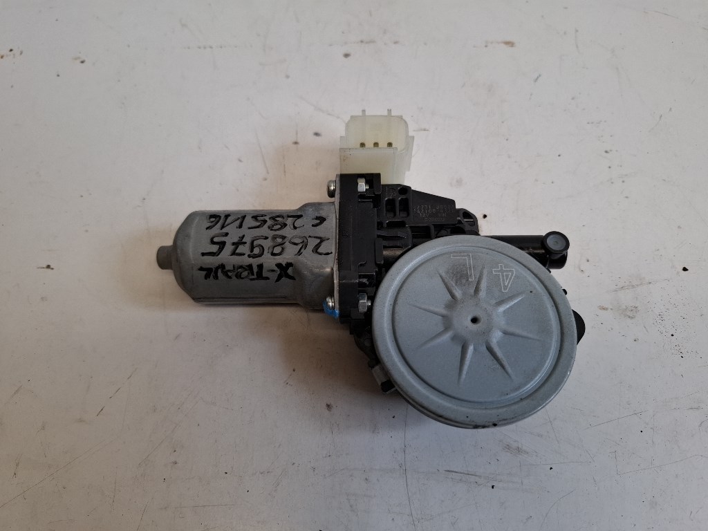 Nissan X-trail (T31) bal hátsó ablakemelõ motor 82731JG00A 2621004320 2. kép