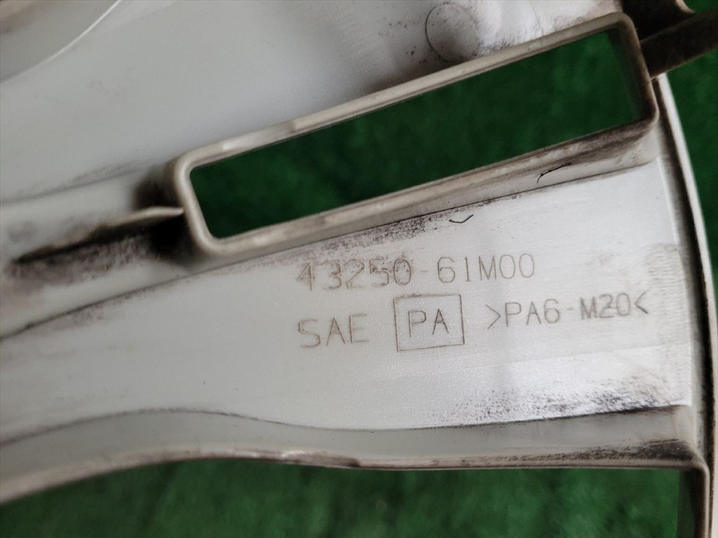 SUZUKI SX4 S-Cross II Dísztárcsa (1 db) 4325061M00 3. kép