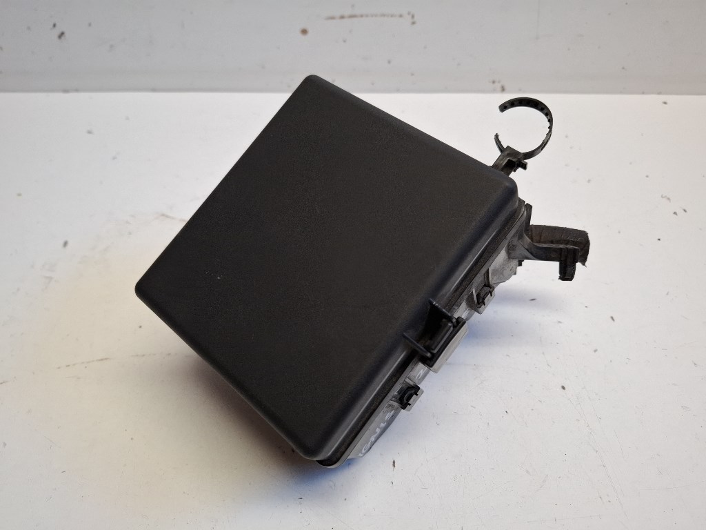 Suzuki Ignis bal elsõ biztosítéktábla motortér 1. kép