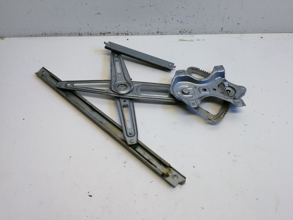 Toyota Yaris 3 ajtós bal elsõ Ablakemelõ szerkezet elektromos 2. kép