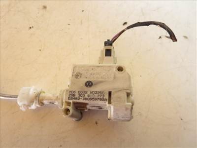 Volkswagen Passat VII (3C) tankajtó zár motor 3C0810773