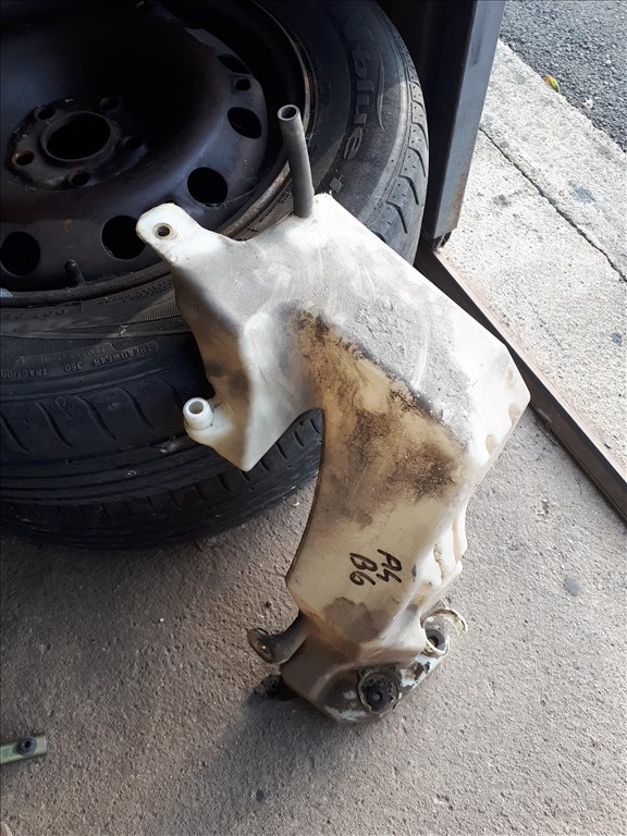 Audi A4 (B6) 1.8T ablakmosó folyadék tartály lámpamosós 8E0 955 453   8e0955453 3. kép