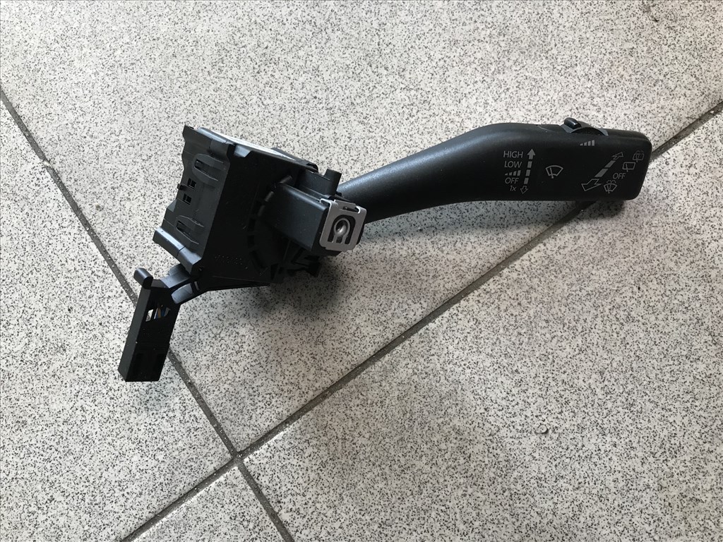 VW GOLF V_OCTAVIA II_LEON 1P - ablaktörlő kapcsoló 1k0953519h 1. kép