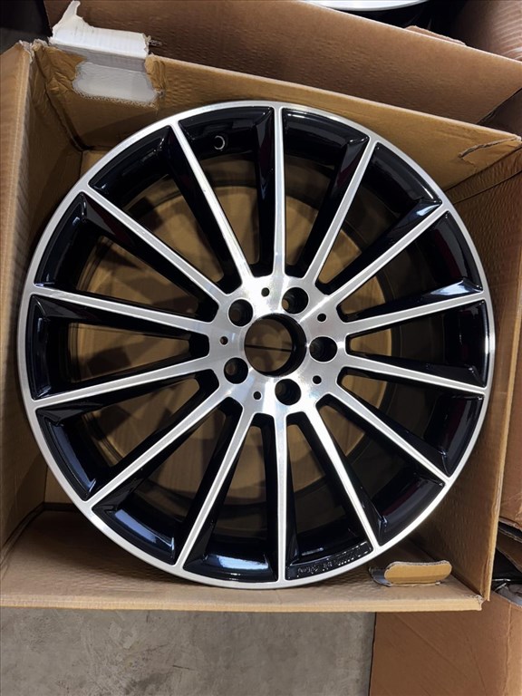 R20 Original mercedes 8J ET43 - A213 401 2200 / A2134012200 1db felni alufelni 1. kép