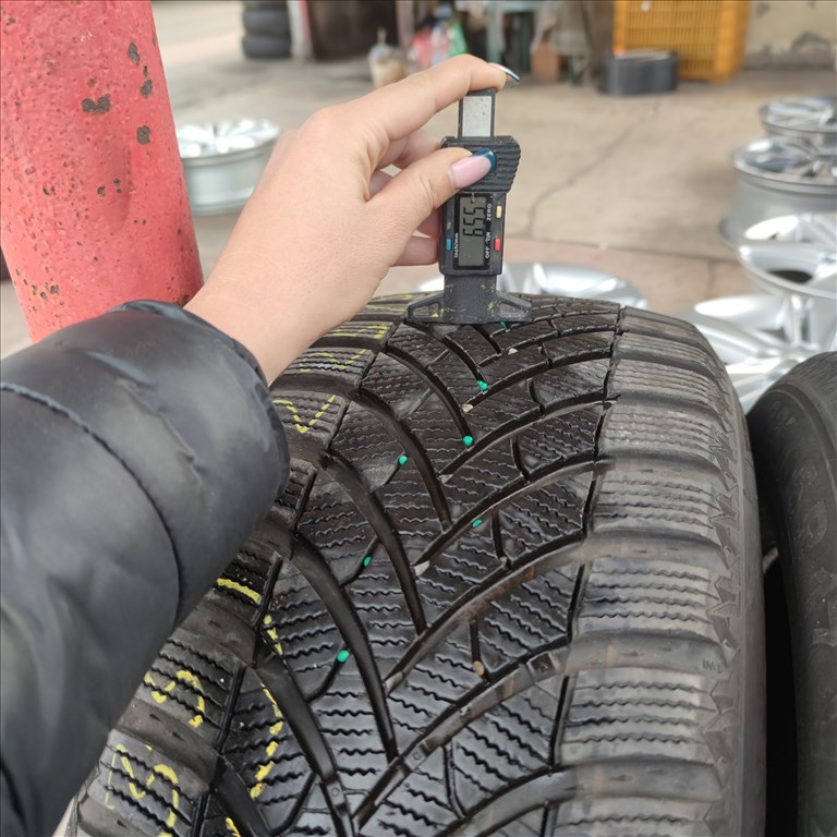  225/55 R17 Semperit téli gumi 15000ft a 2db/35/ 2. kép