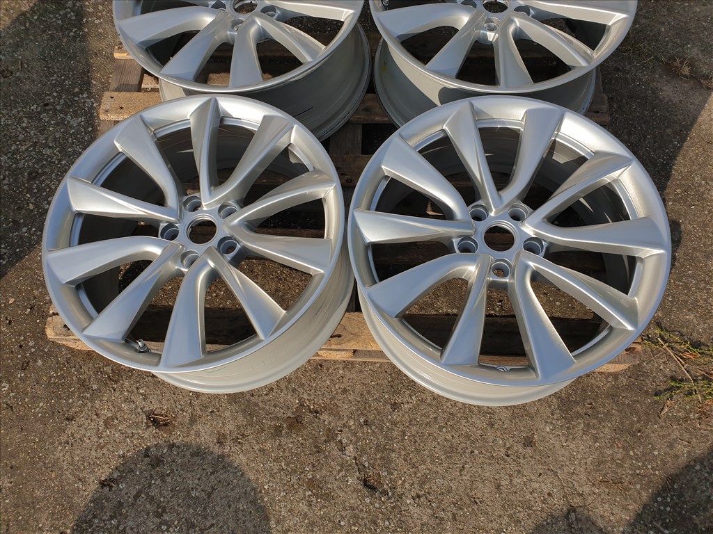19" 5x114,3 Tesla 2. kép